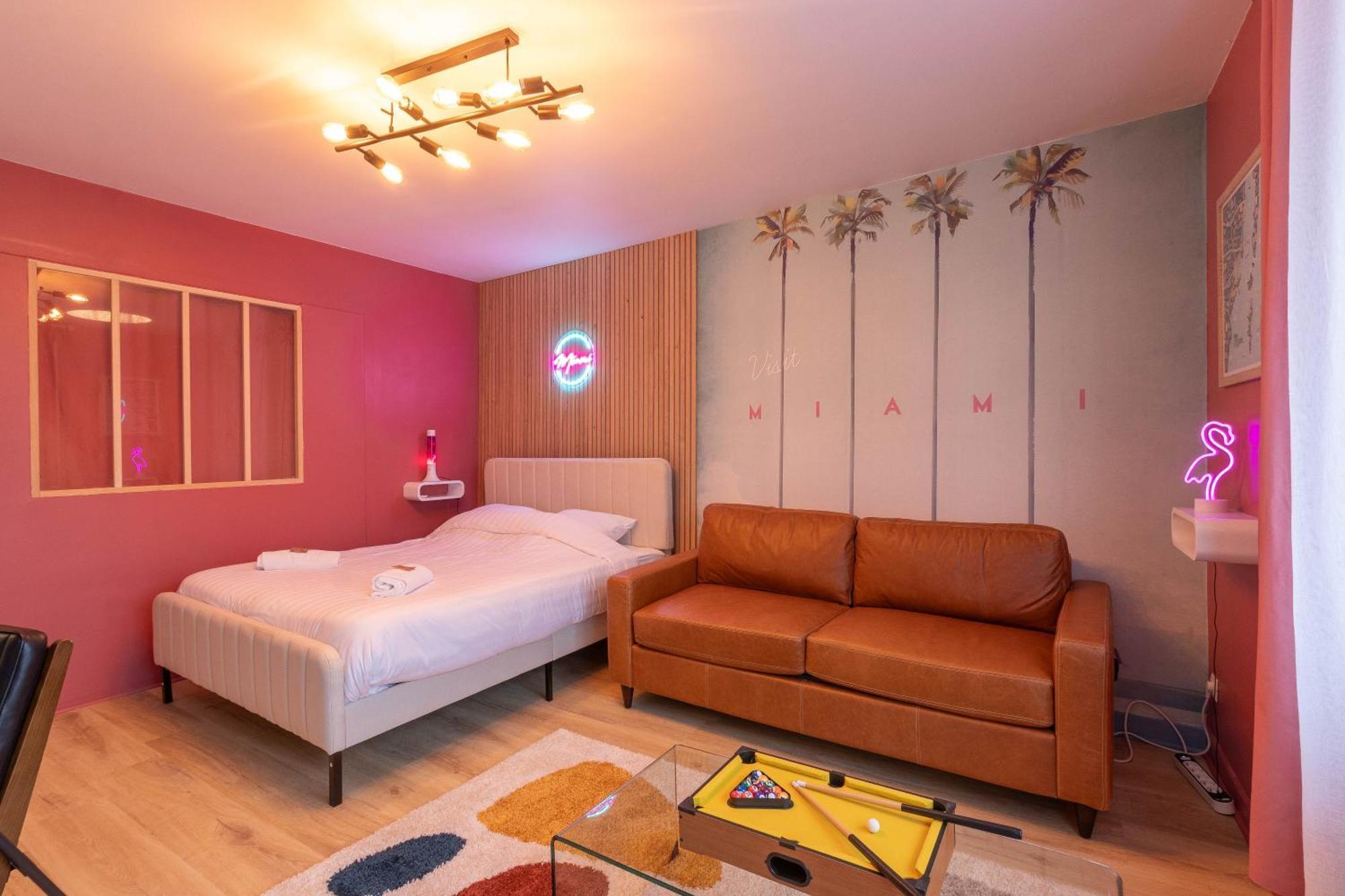 Apartment & Miami 70's - Proche Parking Et Epicerie Macon