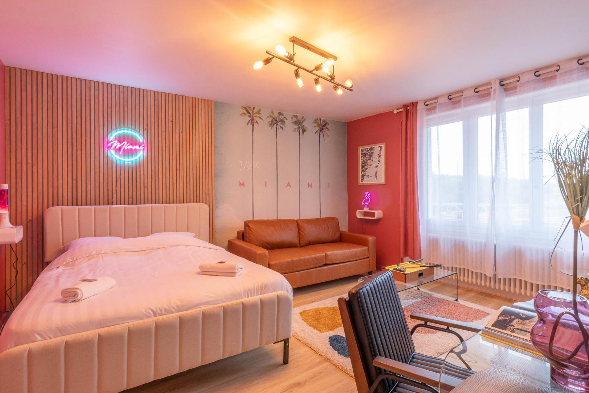 Apartment & Miami 70's - Proche Parking Et Epicerie *